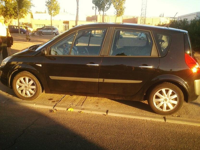 Se vende renault - scenic luxe dynamique 5p.