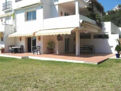 Apartamento con 3 dormitorios se vende en Marbella, Costa del Sol