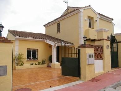 Chalet con 3 dormitorios se vende en Coin