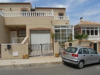 Chalet pareado con 3 dormitorios se vende en Benijofar, Vega Baja Torrevieja