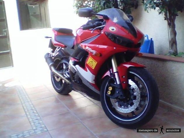 Vendo Ferrari r6 del Año 2005