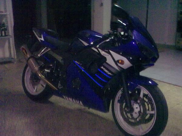 VENDO O CAMBIO YAMAHA R6 AÑO 2004.