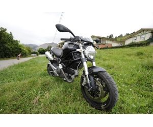 DUCATI MONSTER 696