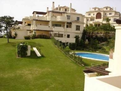 Apartamento con 2 dormitorios se vende en Benahavis, Costa del Sol