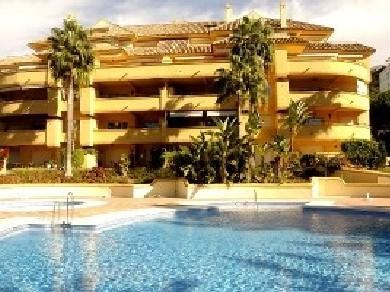 Apartamento con 3 dormitorios se vende en Marbella, Costa del Sol