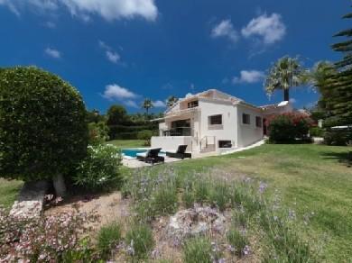 Chalet con 6 dormitorios se vende en Marbella, Costa del Sol