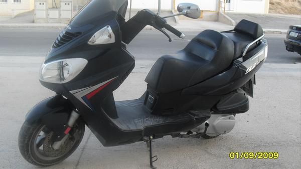 Vendo Daelim 250