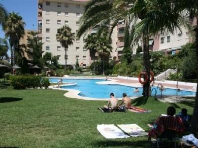 Apartamento con 3 dormitorios se vende en Marbella, Costa del Sol