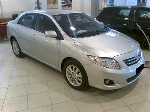 Toyota Corolla SEDAN 2.0 D4D LUNA 126CV CLIMA + LLANTAS