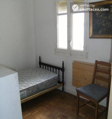 Rooms available - Comfortable 4-bedroom apartment close to the heart of Madrid