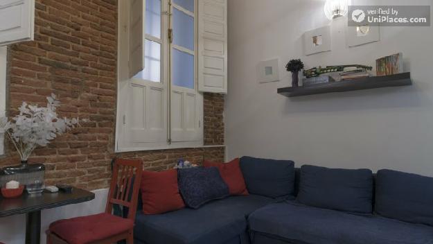 Affordable 1-bedroom apartment in lively Atocha