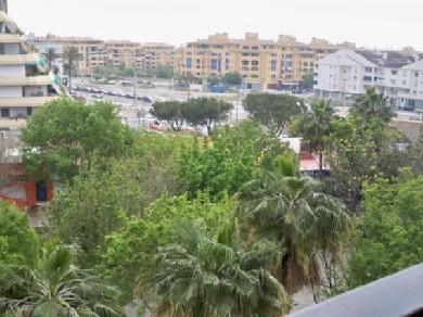 Apartamento con 4 dormitorios se vende en Marbella, Costa del Sol