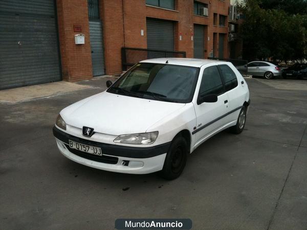 Peugeot 306   correas nuevas, itv recien pasada..