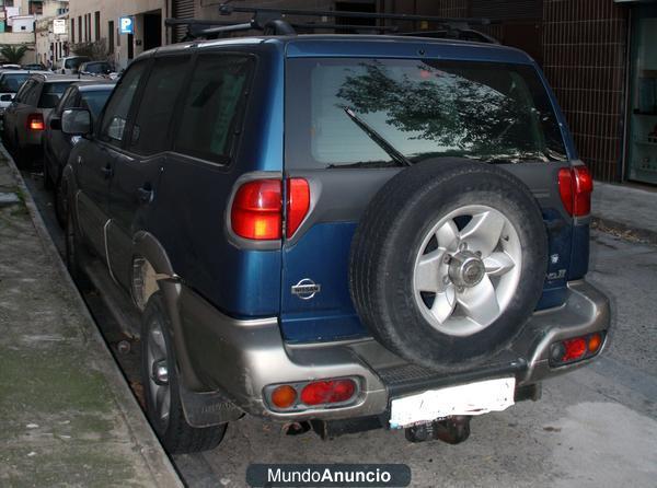 Nissan Terrano II Luxury