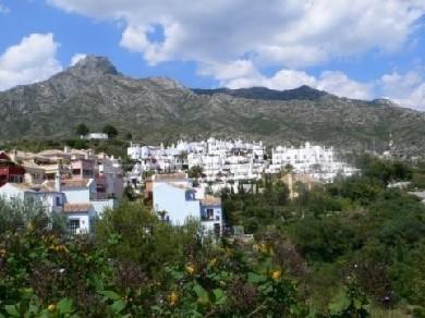 Apartamento con 2 dormitorios se vende en Marbella, Costa del Sol