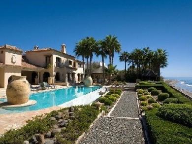 Chalet con 6 dormitorios se vende en Marbella, Costa del Sol