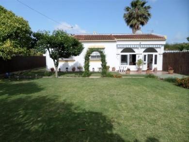 Chalet con 2 dormitorios se vende en Mijas Costa, Costa del Sol