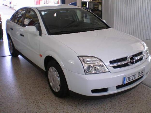 Opel VECTRA 1.9CDTI ESSENTIA '05 en venta en Fuenlabrada