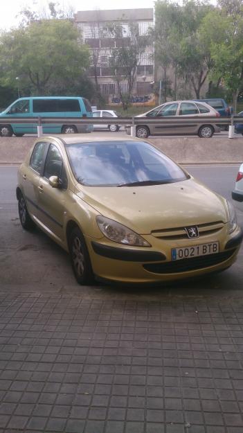 Se vende coche seminuevo