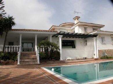 Chalet con 5 dormitorios se vende en Manilva, Costa del Sol