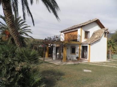 Chalet con 4 dormitorios se vende en Estepona, Costa del Sol