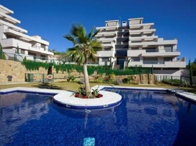 Apartamento con 2 dormitorios se vende en Benahavis, Costa del Sol