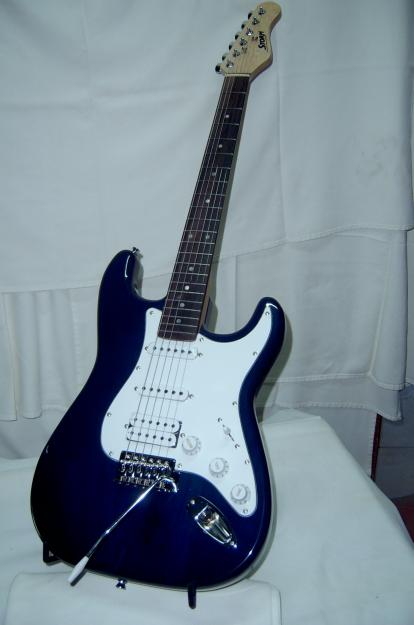Guitarra electrica  stratocaster storm 80 €