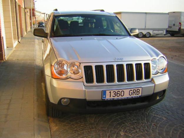 JEEP - GRAN CHEROKE LAREDO