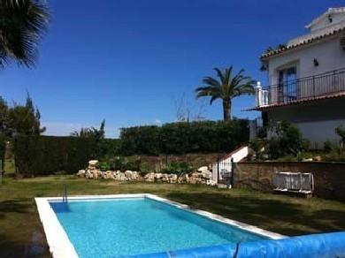 Chalet con 3 dormitorios se vende en Estepona, Costa del Sol