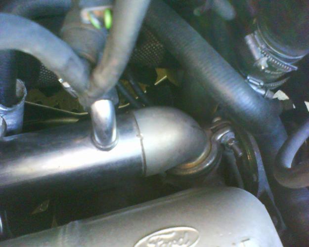 procuro  panela (ou colector de gas) para ford focus