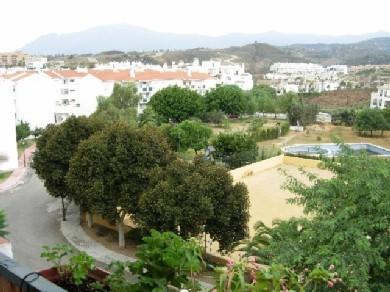 Apartamento con 3 dormitorios se vende en Estepona, Costa del Sol