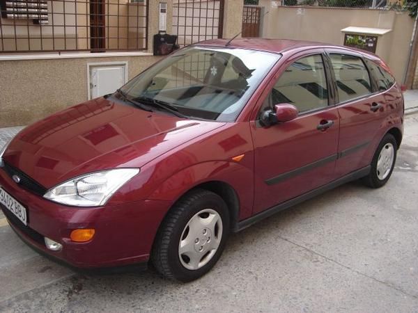 FORD FOCUS 1.6 GASOLINA 2001 IMPECABLE