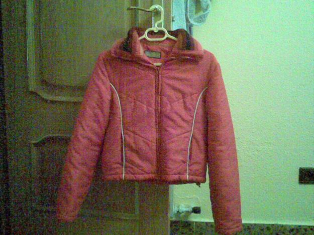 Vendo 2 chaquetas de chica, de la talla M, por falta de uso, estan en prefecto estado.