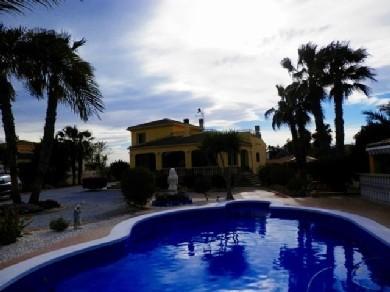 Casa de Campo con 6 dormitorios se vende en Catral, Vega Baja Torrevieja