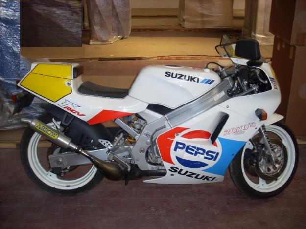 SUZUKI RGV PEPSI 250 C.c