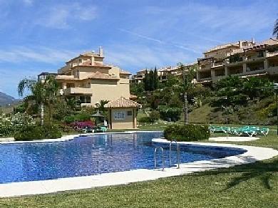 Apartamento con 3 dormitorios se vende en Marbella, Costa del Sol