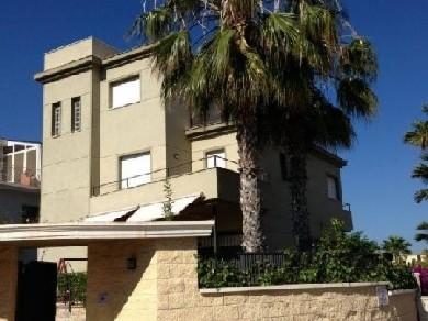 Chalet con 4 dormitorios se vende en Alicante, Costa Blanca