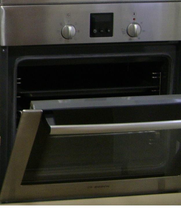 Horno marca Bosch empotrado impecable en Barcelona