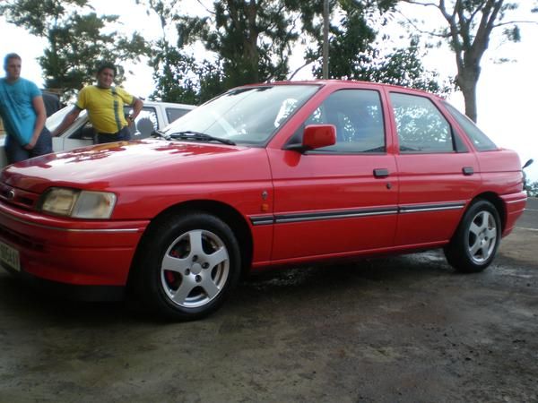 ford escort ghia