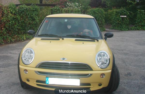 mini amarillo impecable