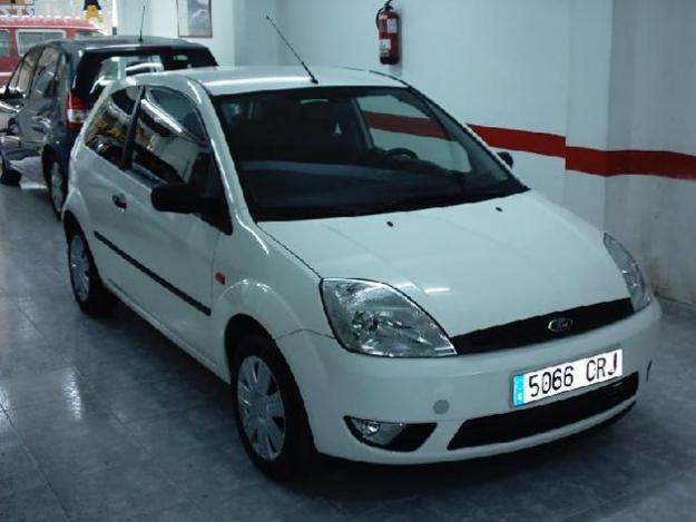 Venta de coche Ford Fiesta 1.4 TDCI '04 en Santurtzi