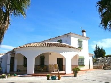 Chalet con 2 dormitorios se vende en Alhaurin el Grande