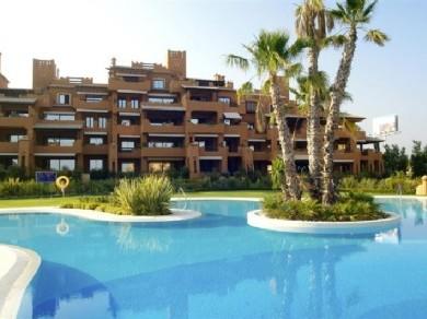 Apartamento con 2 dormitorios se vende en Estepona, Costa del Sol