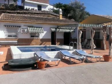 Chalet con 4 dormitorios se vende en Alhaurin de la Torre