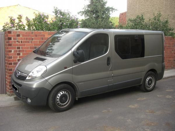 Se vende OPEL VIVARO 2.5 CDTI