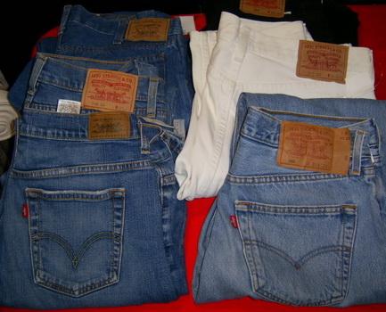 Levis de segunda mano distintos colores