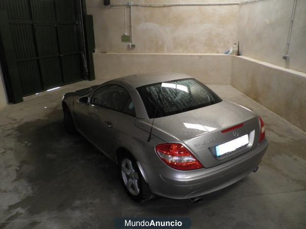 MERCEDES-BENZ Clase SLK 200, Gris Metalizado, año 2004.