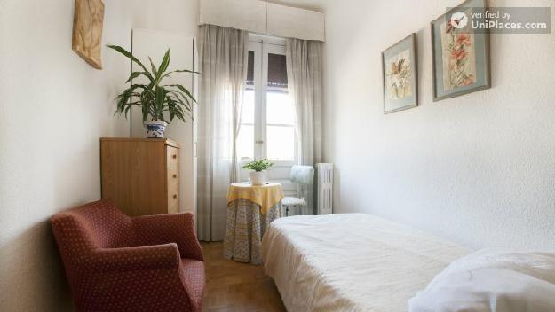 Rooms available - 2-Bedroom apartment between the Manzanares River and the Parque del Oeste