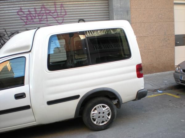 SE VENDE OPEL COMBO 1.7D DEL AÑO 2000 ACRISTALADA 5 PLAZA