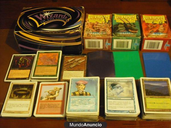 LOTE CARTAS MAGIC MTG: 392 CARTAS Y 249 FUNDAS DRAGON SHIELD POR UN TOTAL DE 85 EUROS